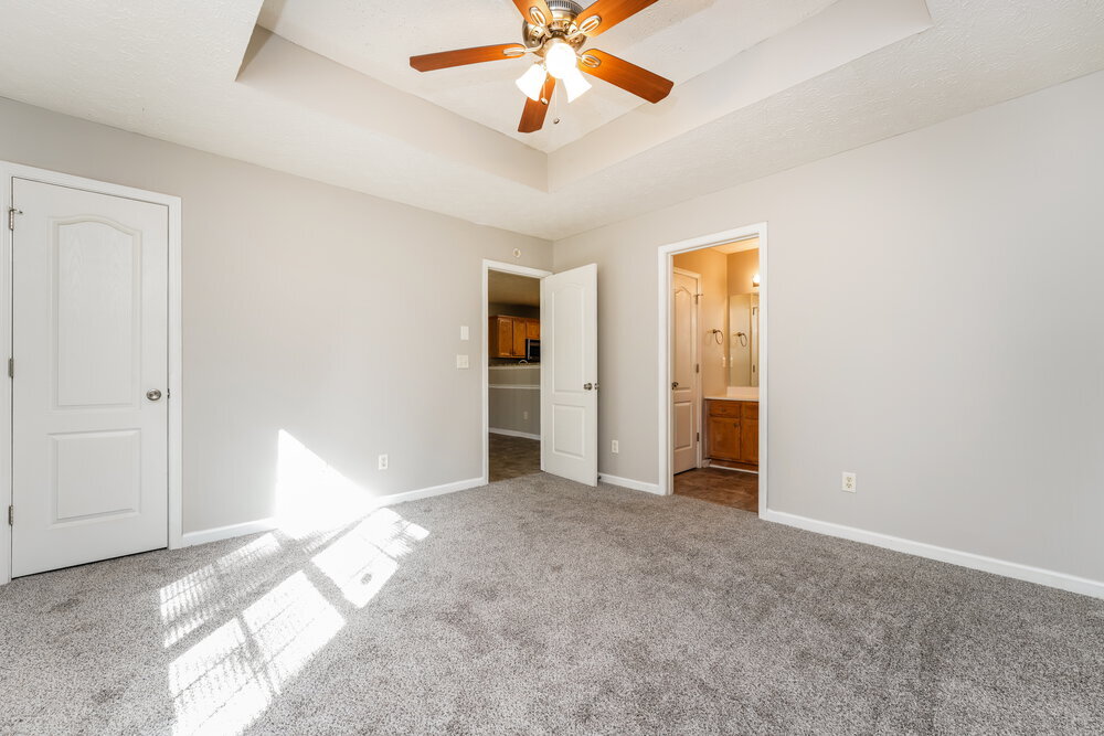 Building Photo - 10527 Crabtree Dr