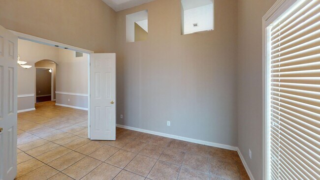 Building Photo - 860 Autumn Ridge Rd