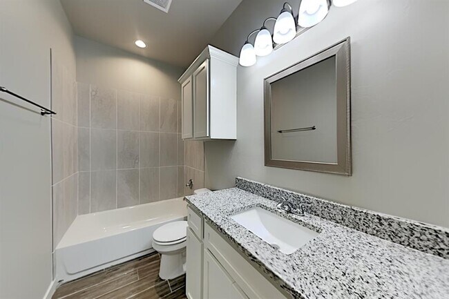 Building Photo - 1078 Mulbury Mansion