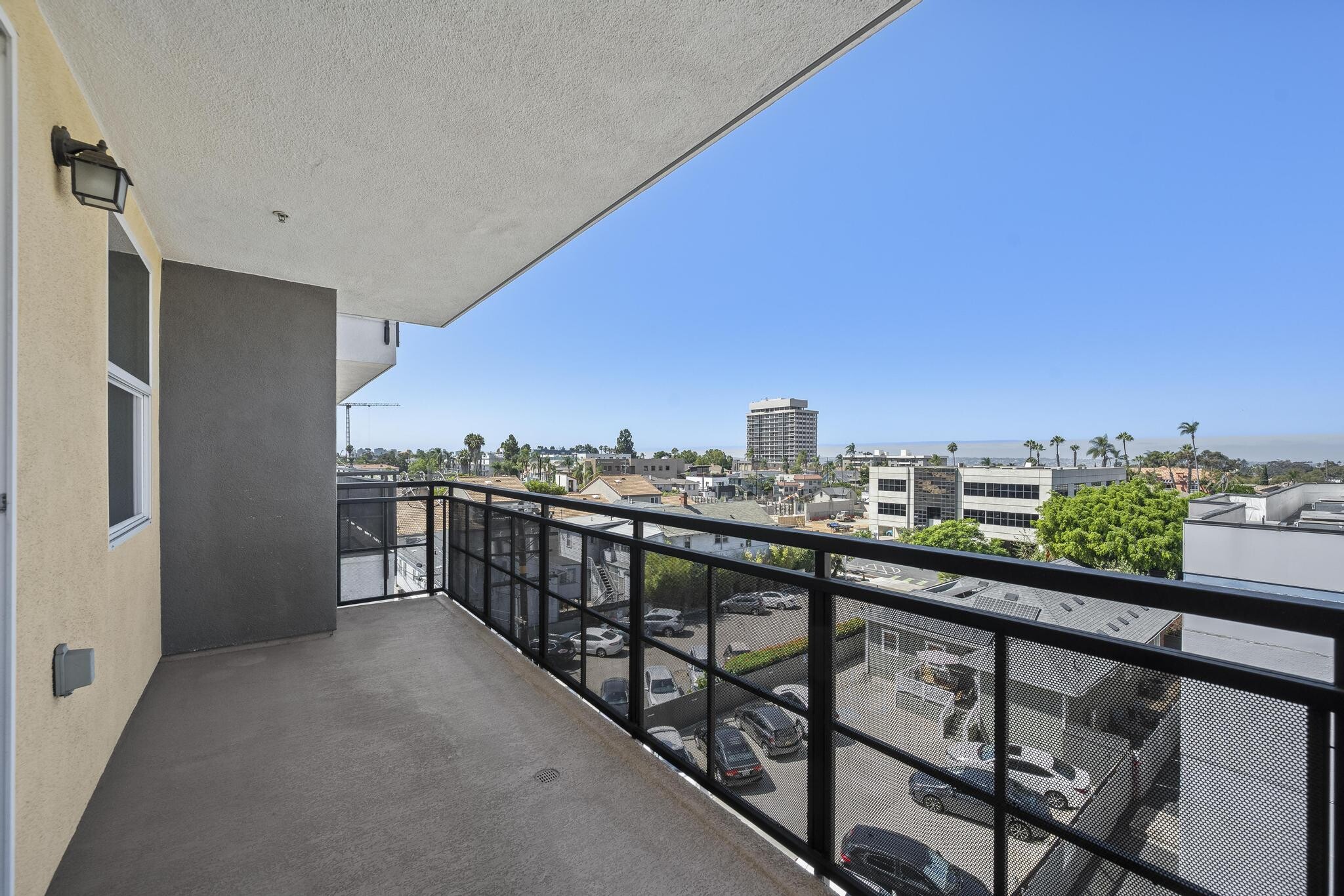 Building Photo - 3650 5th Ave