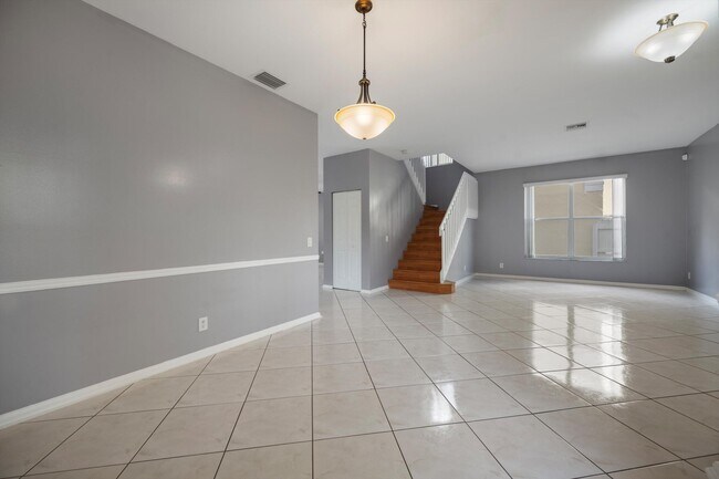 Building Photo - 3578 Chesapeake Cir