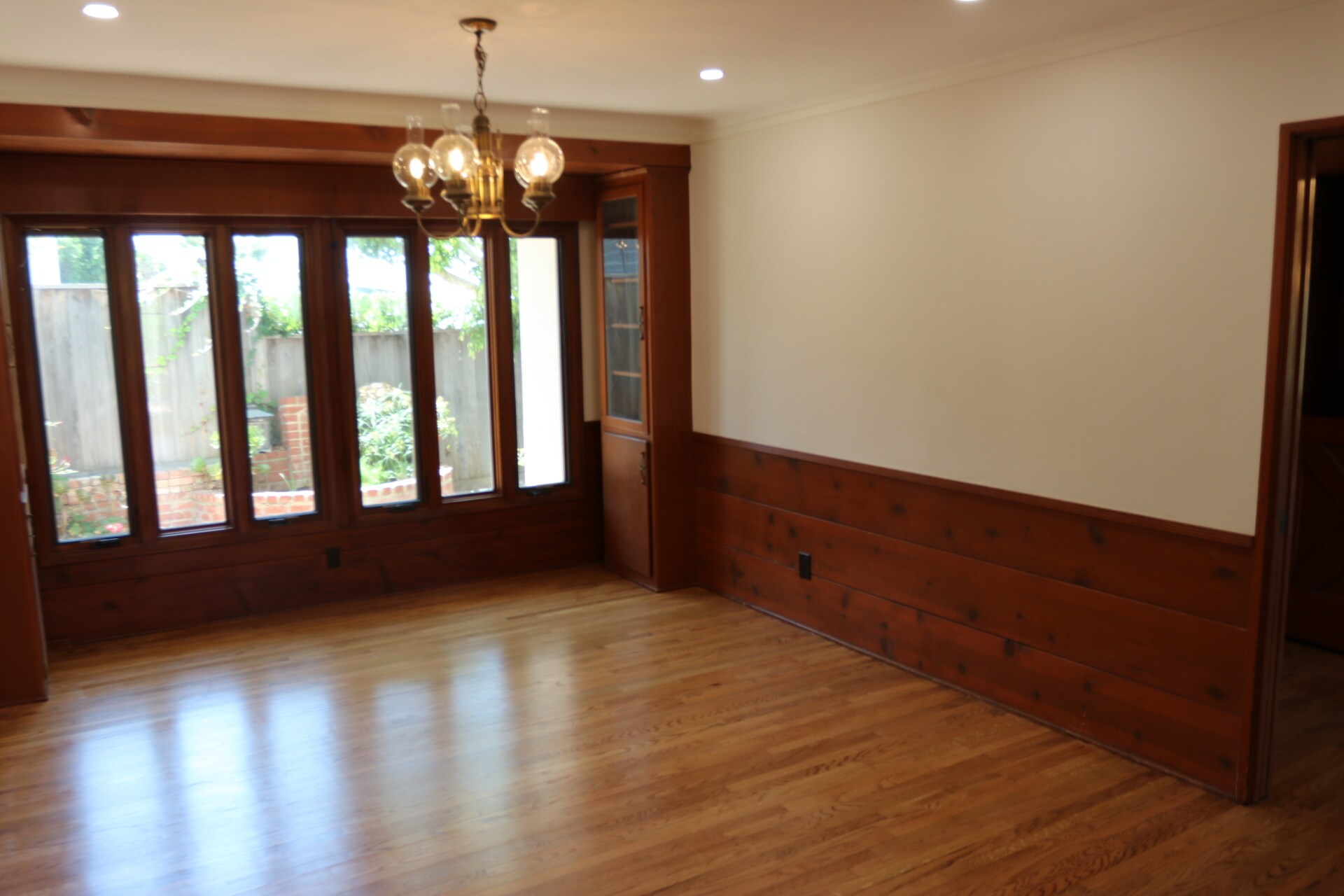 Building Photo - 321 N Las Casas Ave