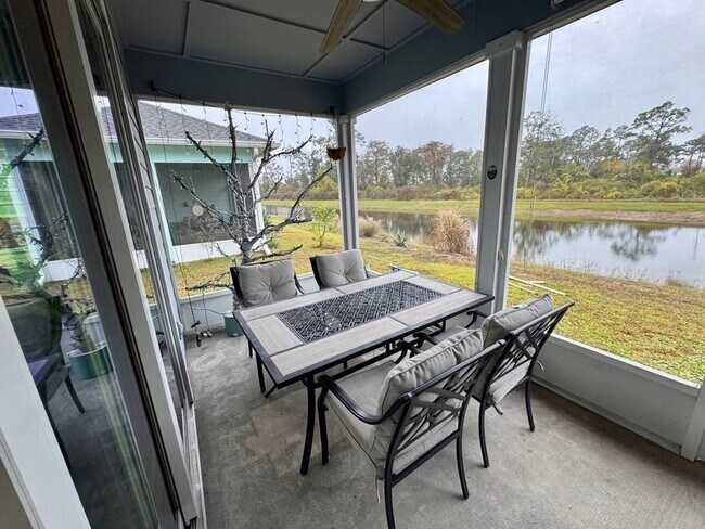 Building Photo - 176 Arazzo Wy