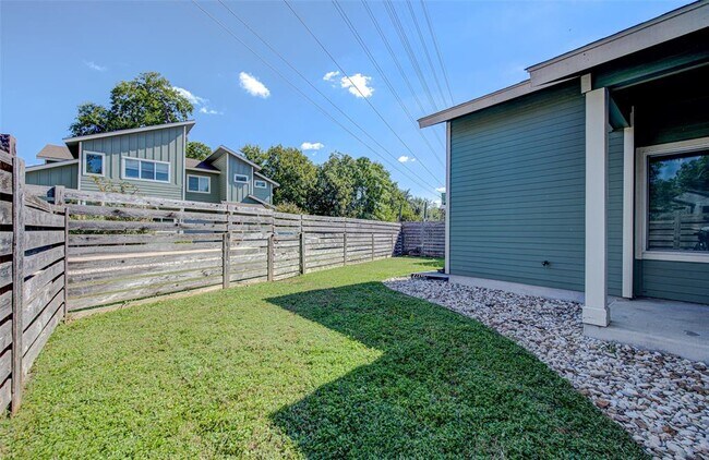 Building Photo - 1123 Walton Ln