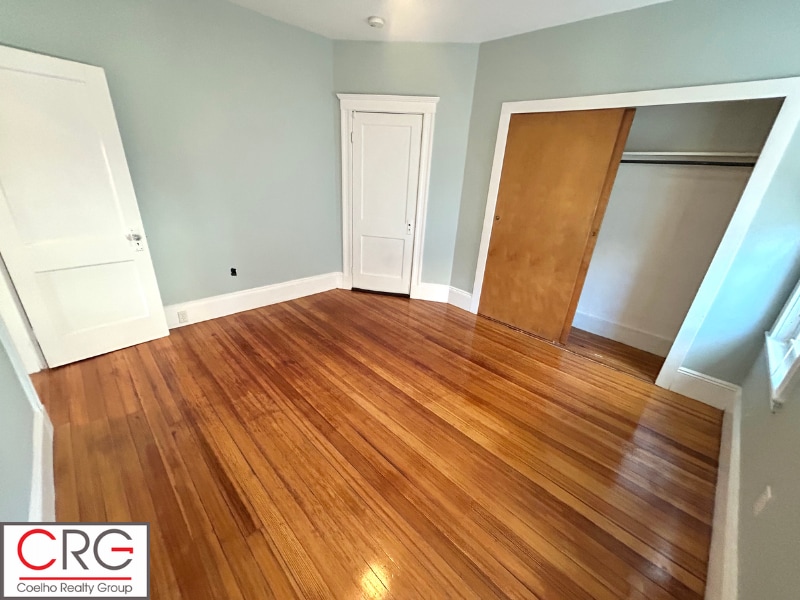 Building Photo - 18 Wellington Rd