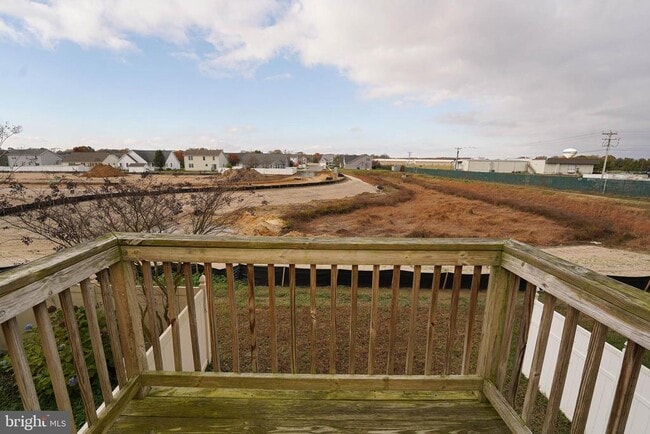 Building Photo - 641 Rosemary Dr