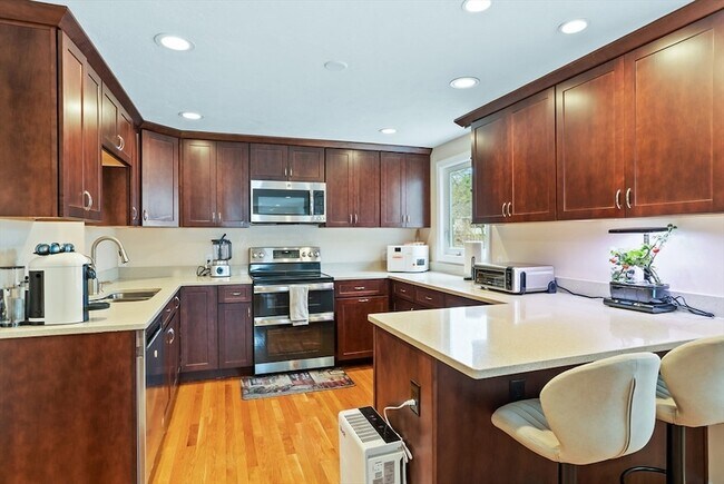 Building Photo - 24 Loring Avenue