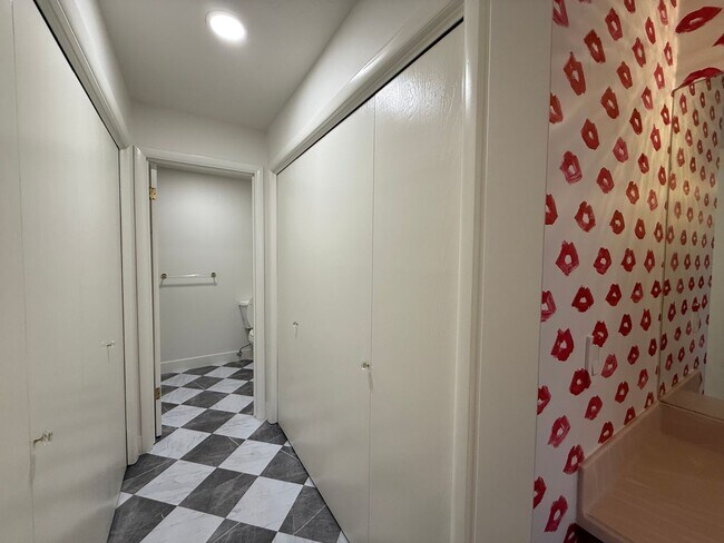 Building Photo - Beautifully Updated Home in Holladay