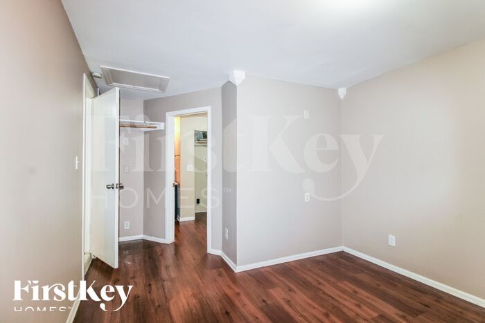 Building Photo - 4125 Woodsville Dr