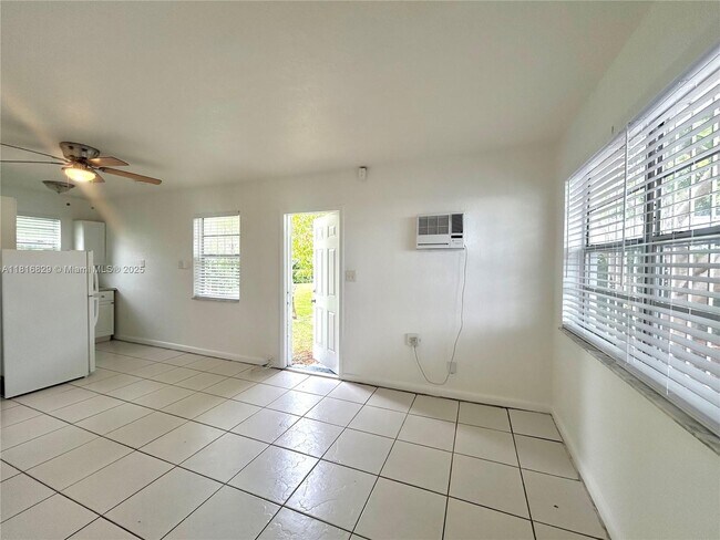 Building Photo - 601 NW 90th St