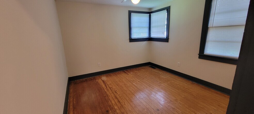 Building Photo - 204 Piney Mountain Rd