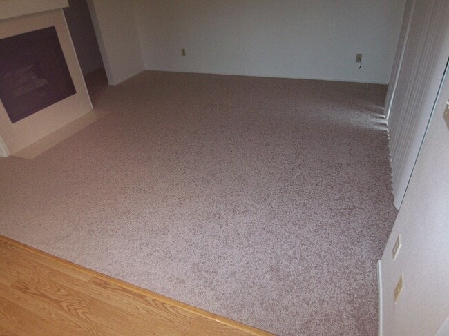 Building Photo - Terrific 2Br/2Ba Condo in Terra Vista II