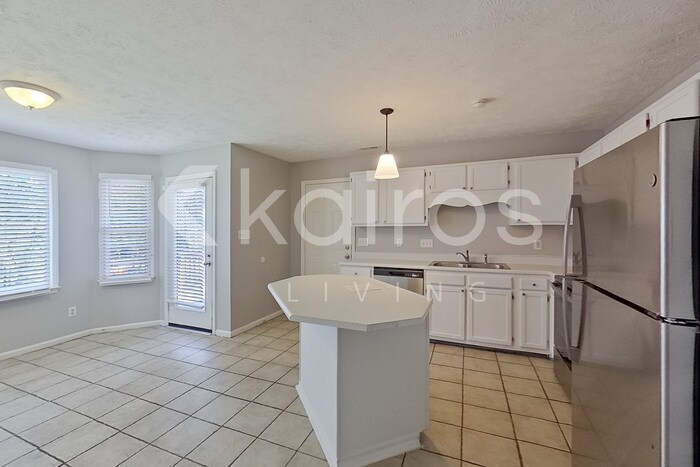 Building Photo - 5312 Blanchette St