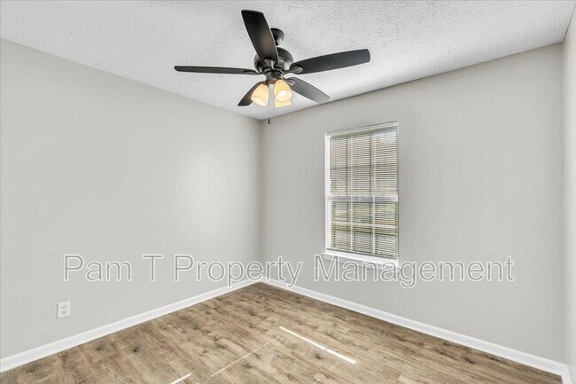 Building Photo - 235 Bordeaux Ln