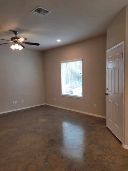 Building Photo - 615 Hayman St