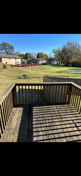 Building Photo - 1588 Meadow Spring Dr