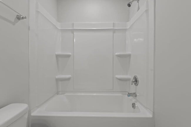Building Photo - 634 Gimari Dr