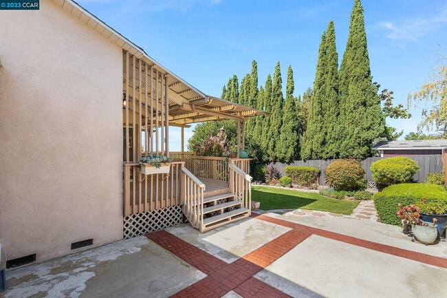 Building Photo - 3160 D St