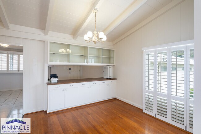 Building Photo - 378 Anolani St