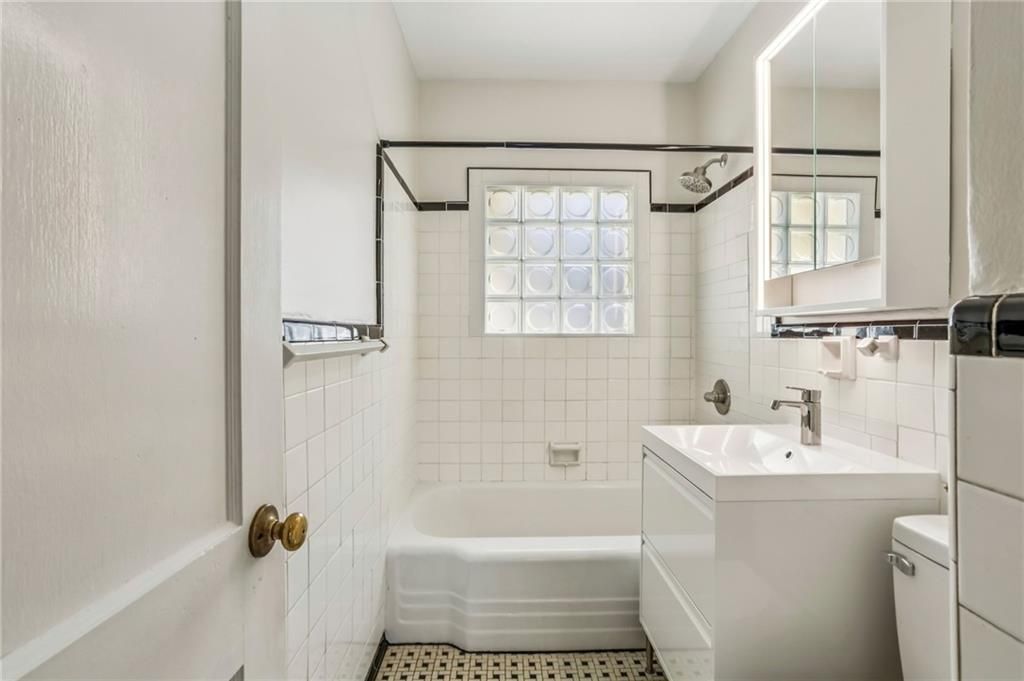 Building Photo - 1304 Conway Rd