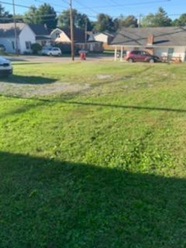 Building Photo - 224 Lamont St