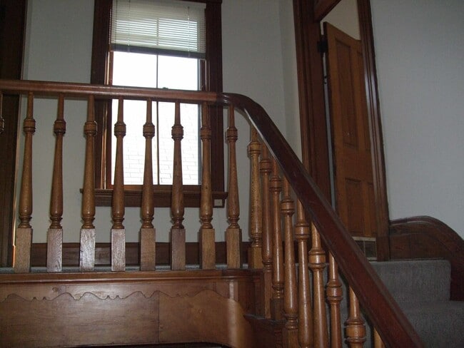 Building Photo - 3255 Bishop St