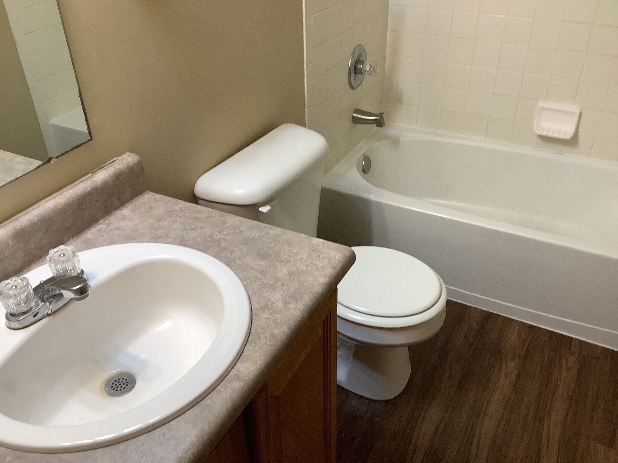 Building Photo - 452 Crestmoore Dr