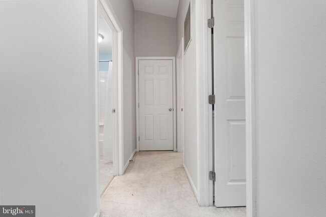 Building Photo - 2423 Bolton Ln