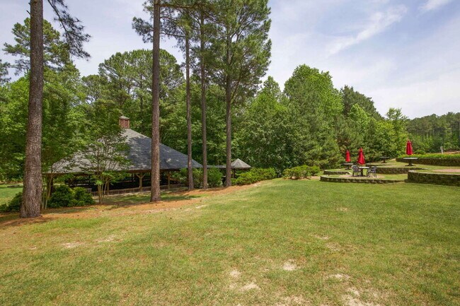 Building Photo - "Spacious 4-Bedroom Gem with 2.5 Baths at ...