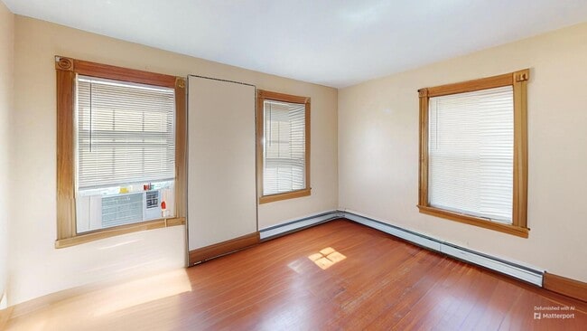 Building Photo - Sunny 4 Bed in Roxbury .5mi from the Orange Line