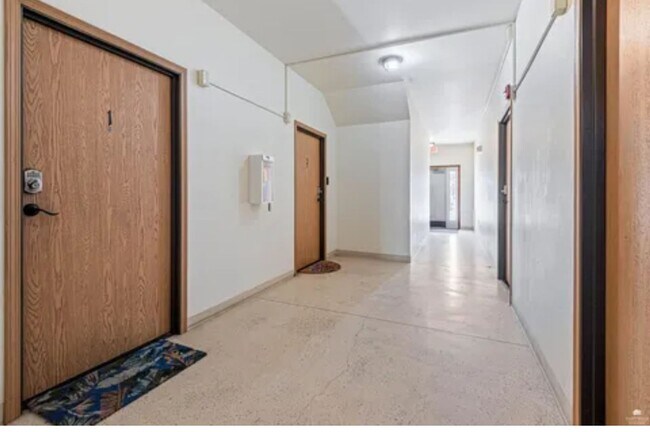 Building Photo - 901 Kearney St