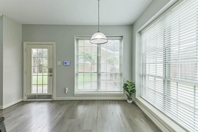 Building Photo - 13023 Dogwood Blossom Trail