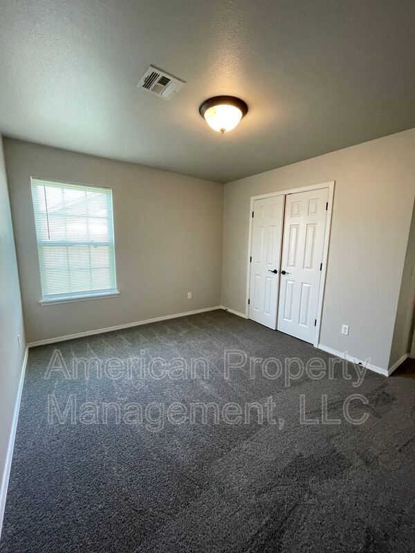Building Photo - 12316 N 108th E Ave