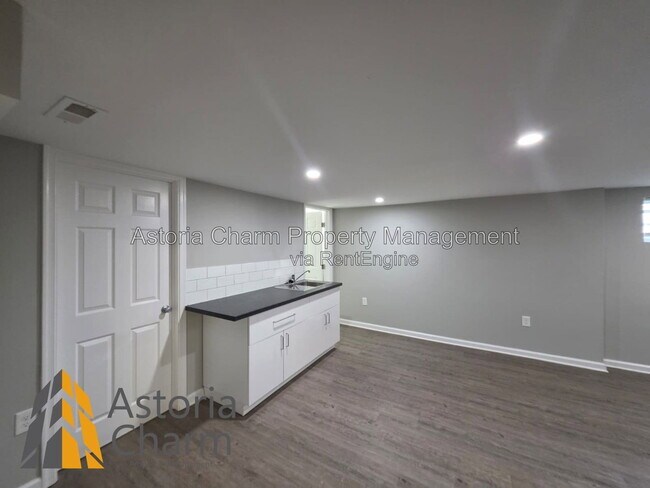 Building Photo - 3909 Fleetwood Ave