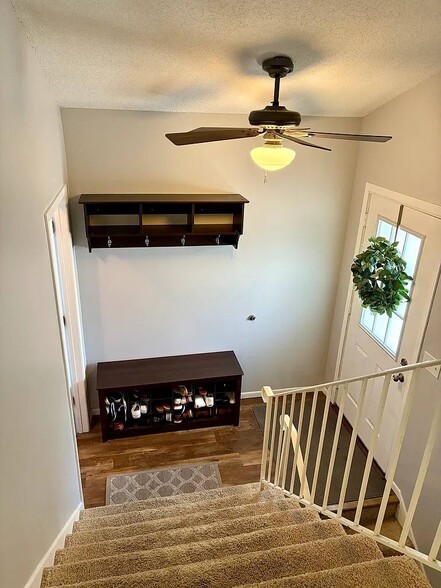 Building Photo - 5515 Pompano Dr