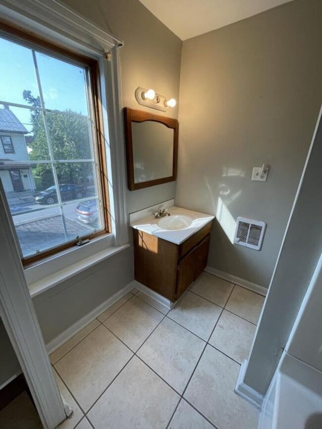 Building Photo - NOW AVAILABLE! 3 Bed, 2 Bath Victorian Home in Newport, PA!