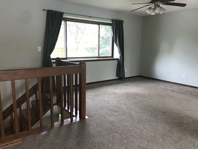 Building Photo - 1624 Kirkwood Dr