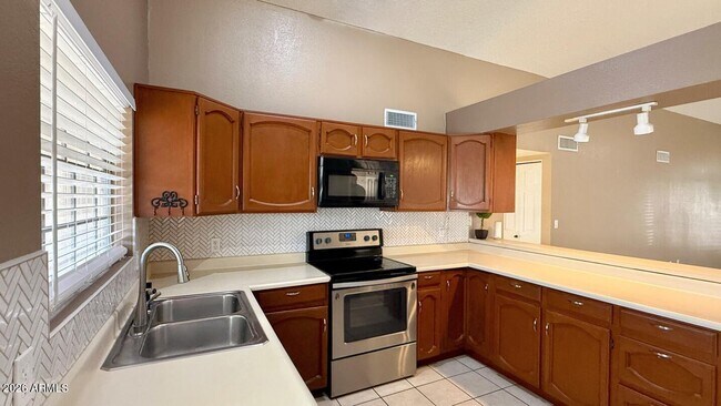 Building Photo - 4148 W Villa Maria Dr