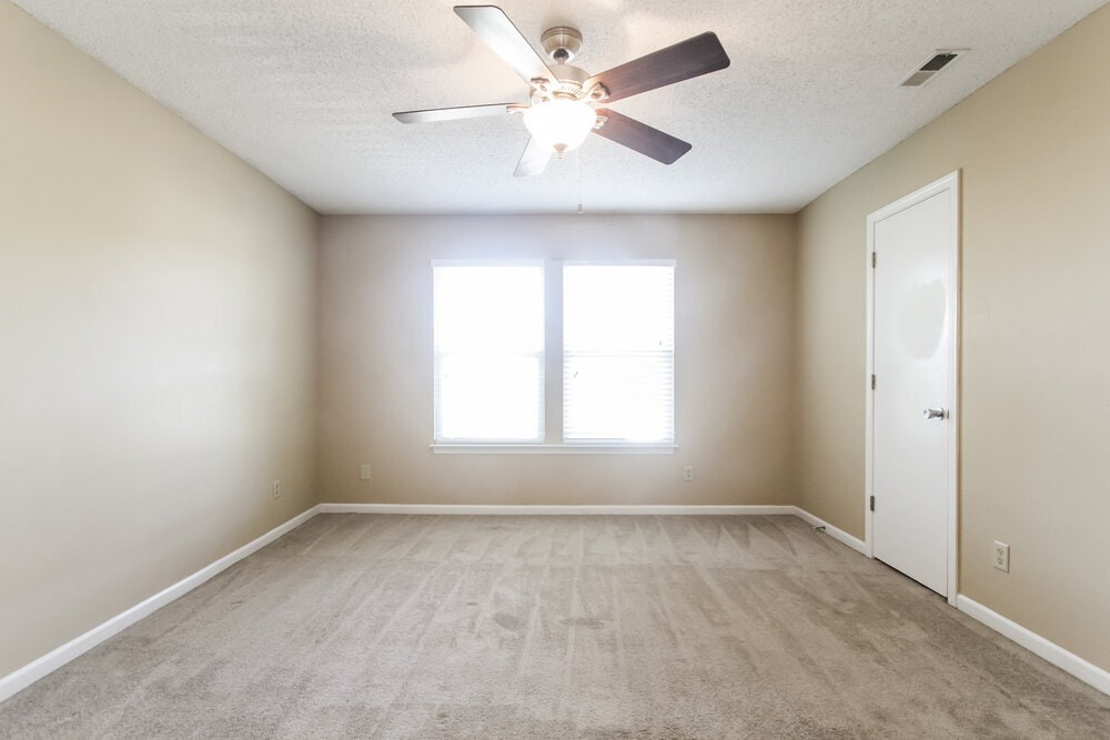 Building Photo - 10548 Glenayr Dr