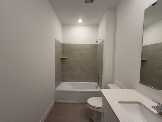 Building Photo - 537 Ml Trce Wy