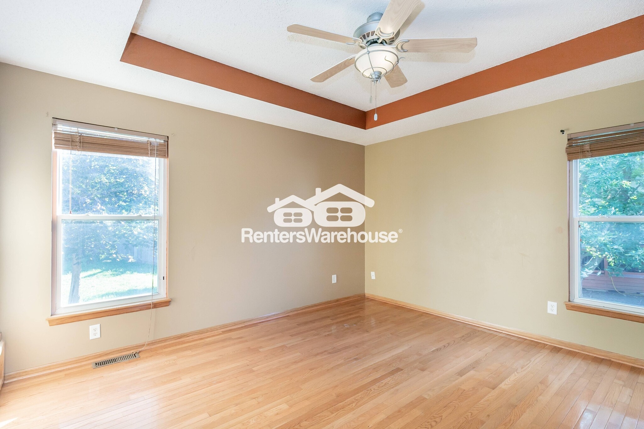 Building Photo - 804 Stratford Dr