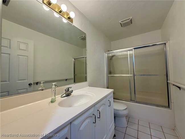 Building Photo - 10345 SW Riverview Cir