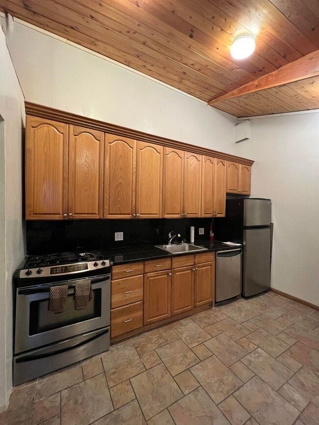 Building Photo - 334 Paterson Plank Rd