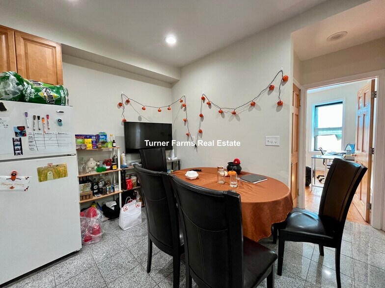 Building Photo - 179 Northampton St