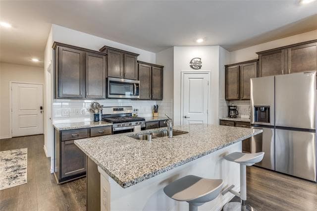 Building Photo - 404 Spur Ridge