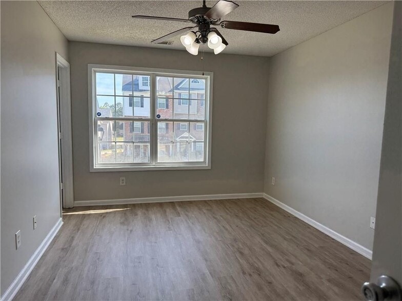 Building Photo - 6370 Olmadison Pl