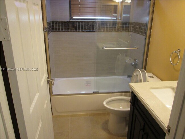 Building Photo - 901 NE 209th Terrace