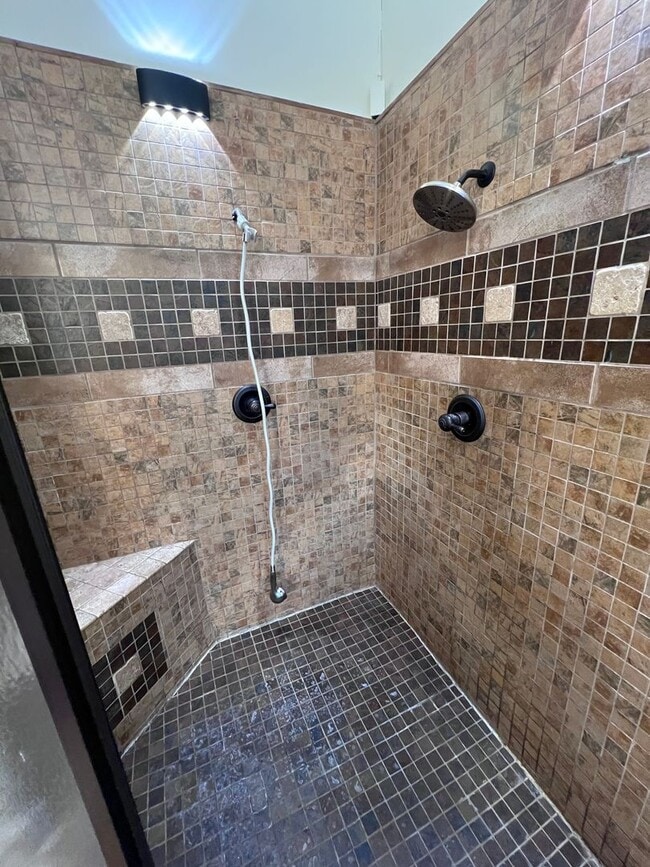 Building Photo - Historic District - Opelika