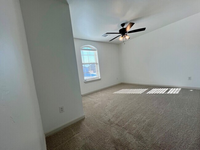 Building Photo - 9333 SW 42nd St