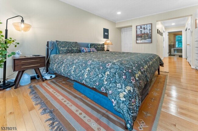 Building Photo - 4 Brightwood Ln